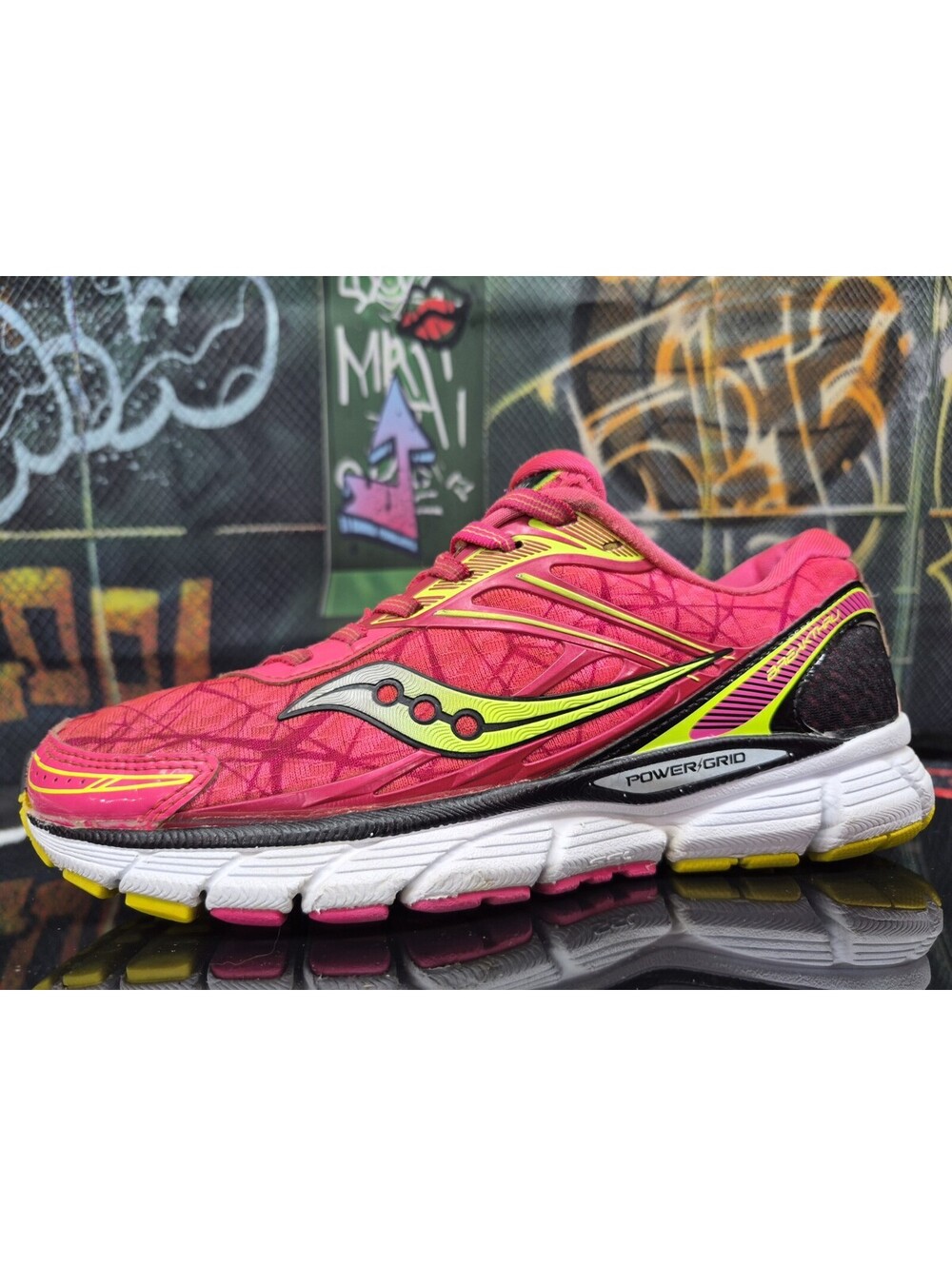 Saucony Breakthru PowerGrid Running Shoes Womens 6.5W Pink Citron S10265-1 LOOK